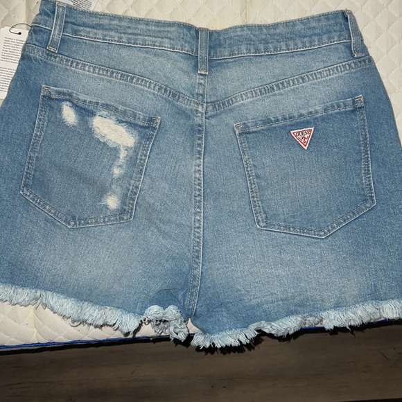 Guess shorts x Jennifer Lopez - Picture 2 of 5
